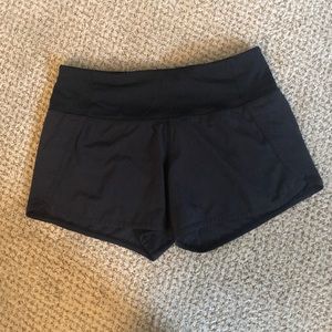 Women’s Lululemon Speed Up Short Long *4” size 4